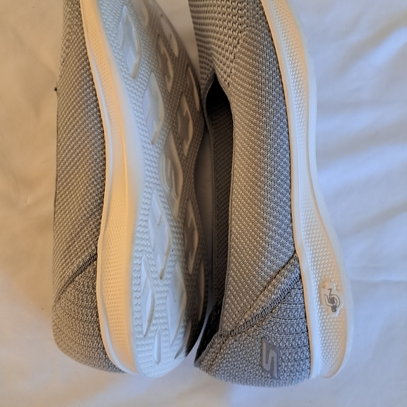 Sketchers yoga mat shoes - Picture 4 of 10